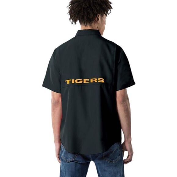 NWT Knights Apparel NCAA Short-Sleeve River Shirt Missouri Tigers - Picture 3 of 7